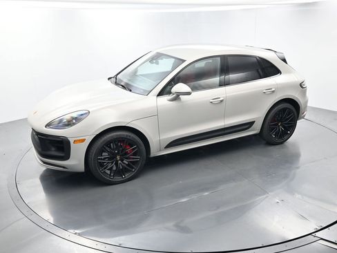 Certified 2023 Porsche Macan GTS image 34