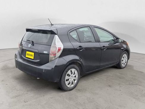 Used 2014 Toyota Prius C One FWD image 5