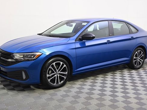 Used 2024 Volkswagen Jetta Sport FWD image 2