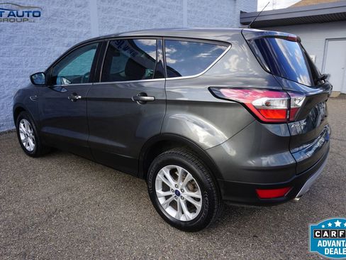 Used 2017 Ford Escape SE AWD/4WD image 8