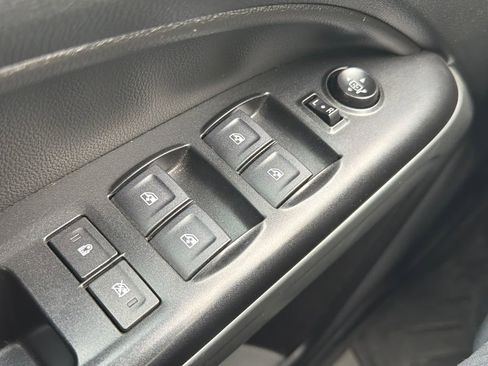 Used 2022 Chevrolet Colorado LT w/ LT Convenience Package AWD/4WD image 16
