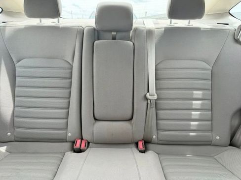 Used 2018 Ford Fusion SE FWD image 19