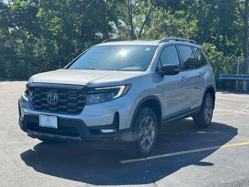 Certified 2024 Honda Passport TrailSport image 9