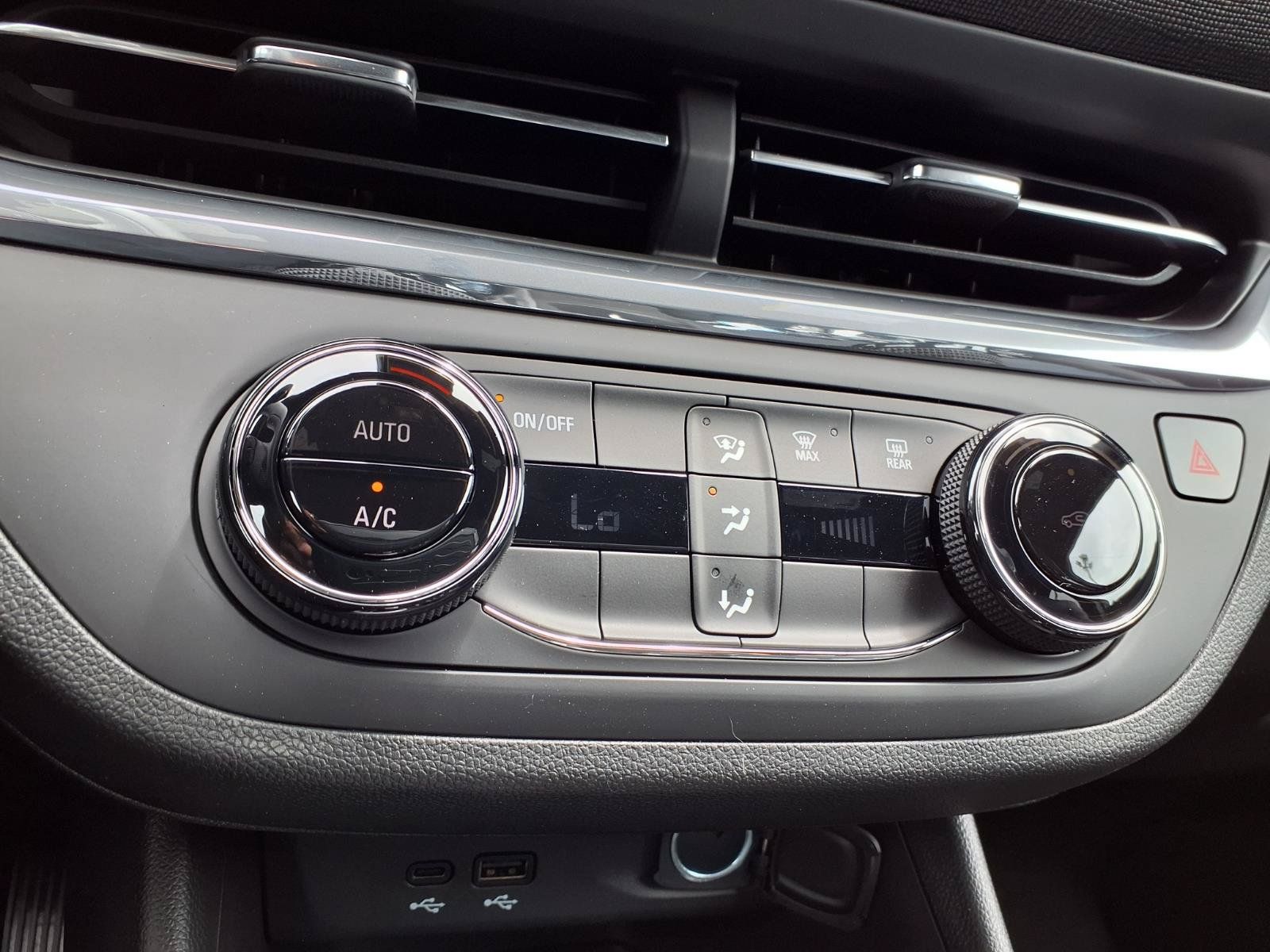 New 2026 Buick Envista Sport Touring FWD image 5