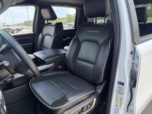 Used 2023 RAM 1500 Laramie AWD/4WD image 15