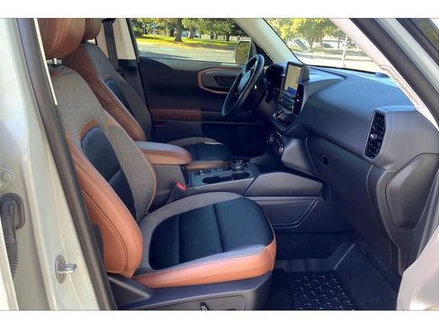 Used 2024 Ford Bronco Sport Outer Banks w/ Tech Package image 8