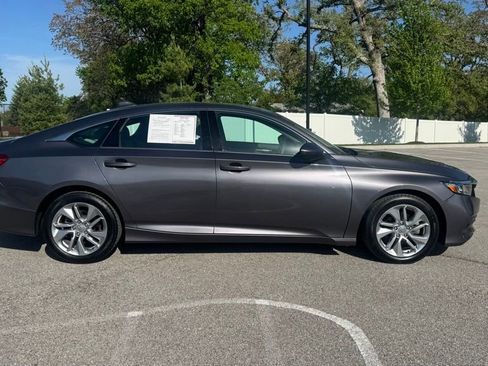 Used 2019 Honda Accord LX image 2
