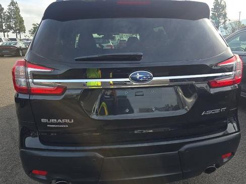 Used 2025 Subaru Ascent Premium AWD/4WD image 5