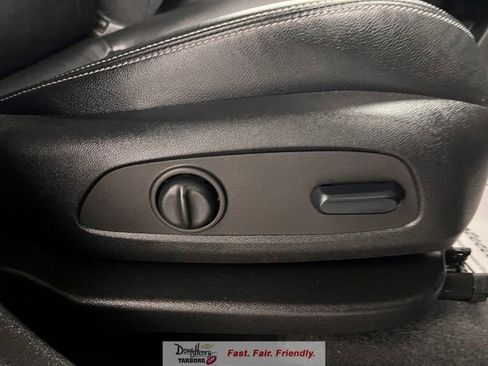 Used 2022 GMC Terrain SLT image 38