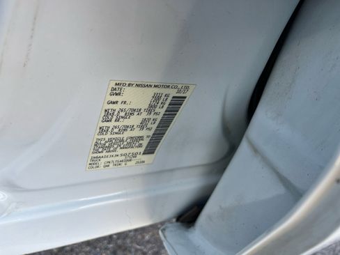 Used 2018 Nissan Titan SV image 26