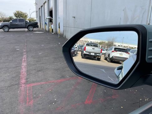 Used 2025 Hyundai Kona SEL image 18