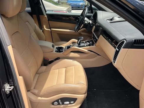 Used 2020 Porsche Cayenne AWD/4WD image 9