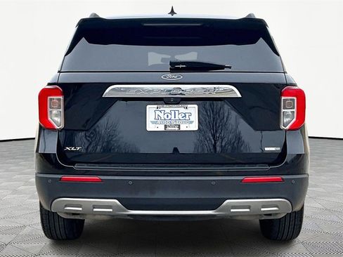 Used 2020 Ford Explorer XLT w/ Equipment Group 202A image 4