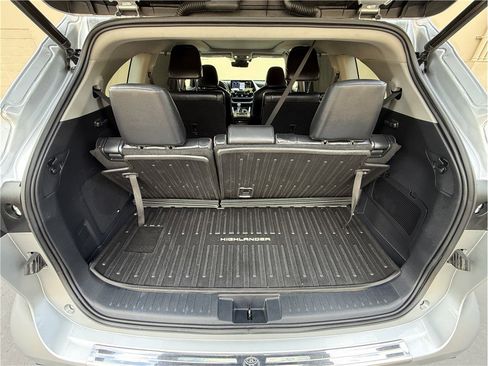 Used 2022 Toyota Highlander Platinum FWD image 31