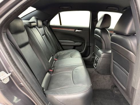 Used 2014 Chrysler 300 AWD w/ Driver Convenience Group image 18