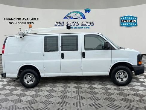 Used 2009 Chevrolet Express 2500 image 8