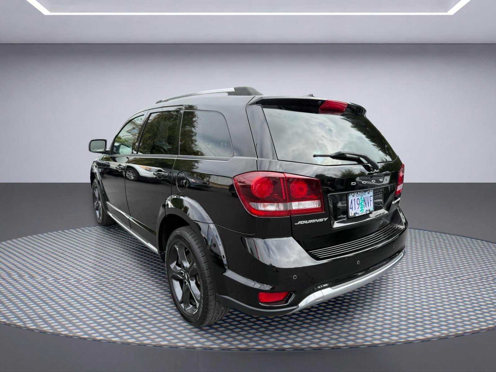 Used 2020 Dodge Journey Crossroad FWD image 4