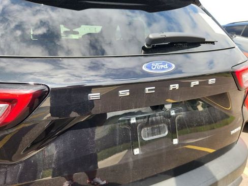 Used 2025 Ford Escape ST-Line image 8