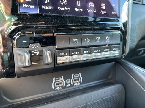 Used 2025 RAM 2500 Big Horn image 32