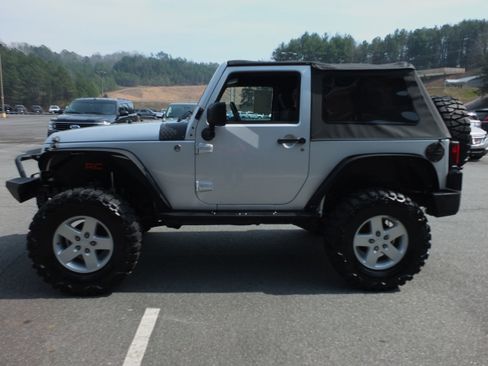 Used 2009 Jeep Wrangler X image 6