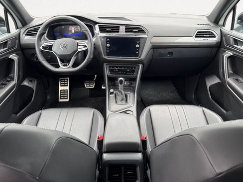 Used 2024 Volkswagen Tiguan SE R-Line FWD image 3