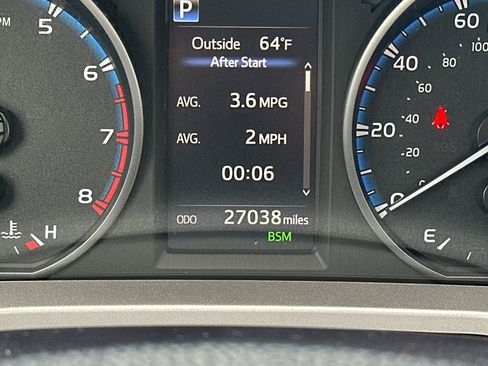 Used 2018 Toyota RAV4 XLE FWD image 27