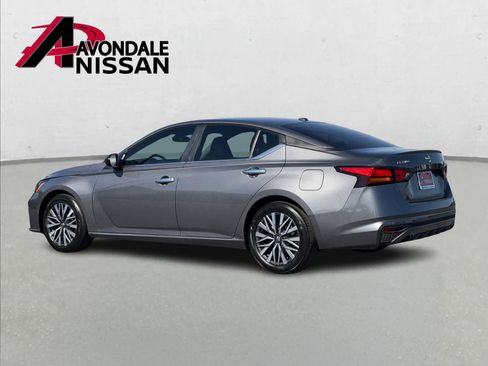 Certified 2025 Nissan Altima 2.5 SV image 4