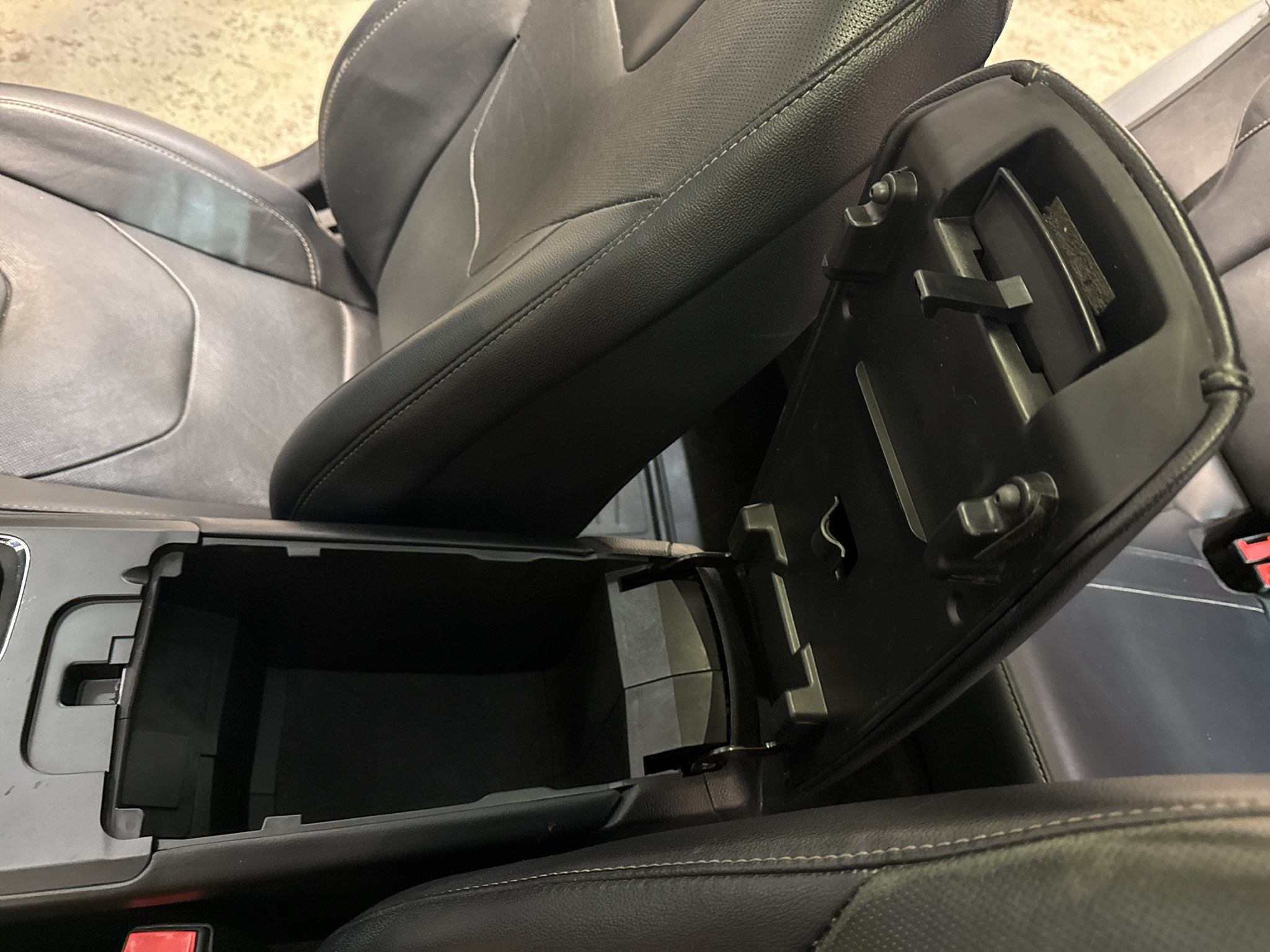Used 2020 Ford Fusion Titanium FWD image 22