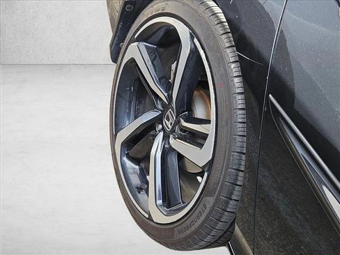Used 2018 Honda Accord Sport image 5