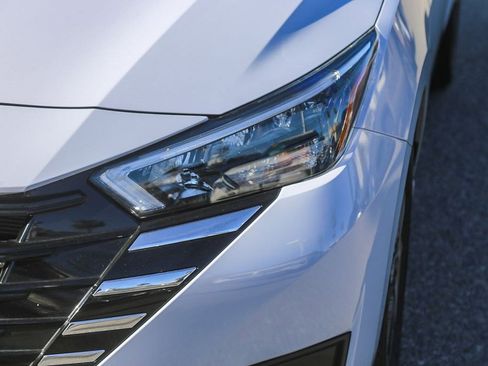 Used 2025 Nissan Versa SV w/ Trunk Package image 4