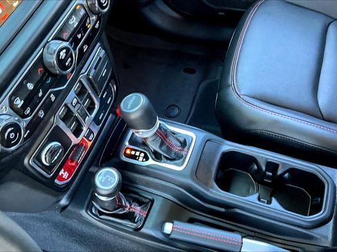 Used 2022 Jeep Gladiator Rubicon w/ LED Lighting Group image 17