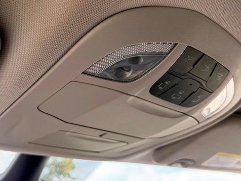 Certified 2023 Chrysler Pacifica Touring-L FWD image 31