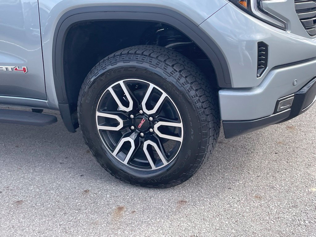 New 2026 GMC Sierra 1500 AT4 w/ AT4 Premium Package AWD/4WD image 4