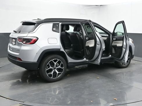 Used 2025 Jeep Compass Limited AWD/4WD image 61
