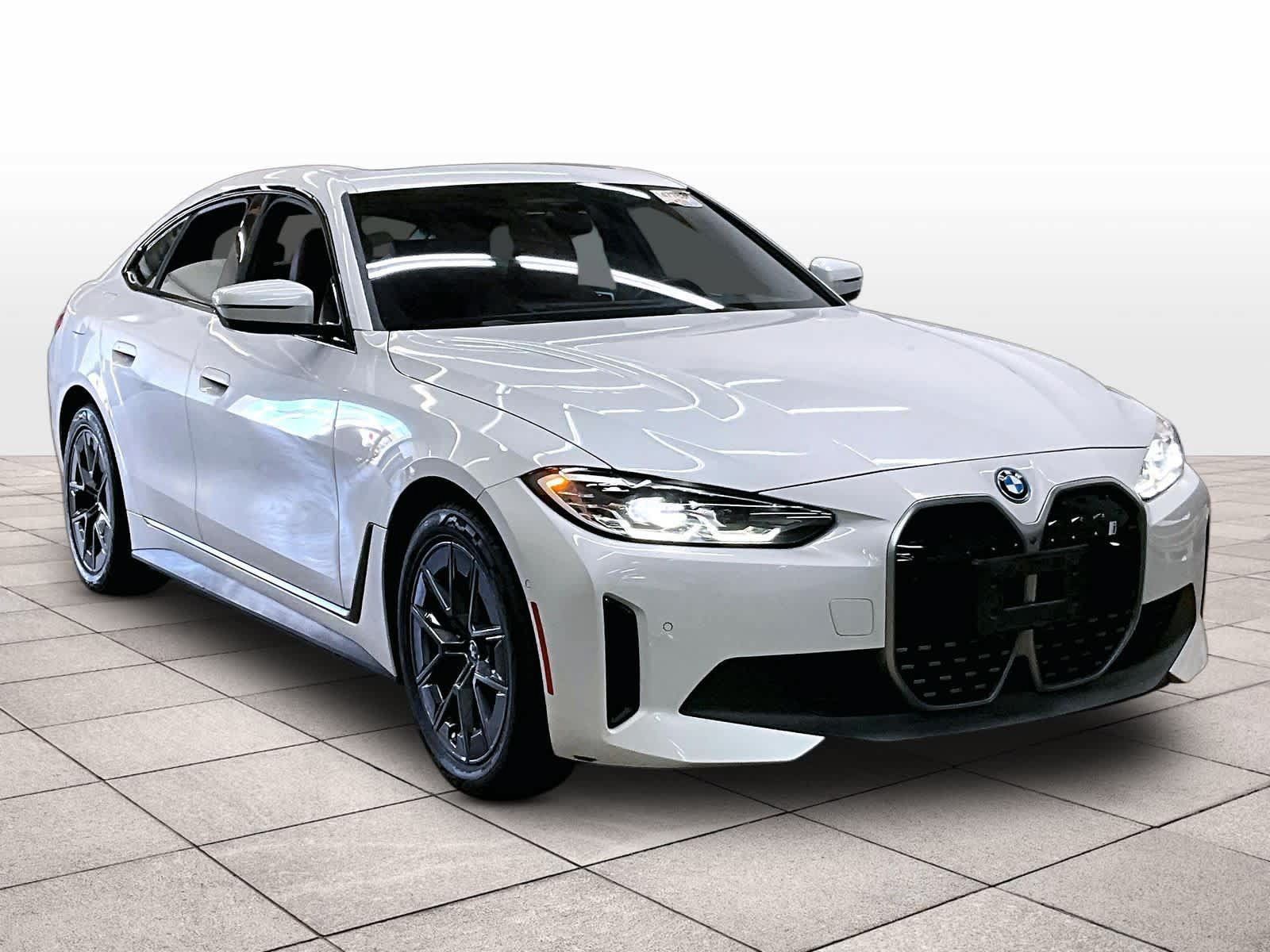Used 2023 BMW i4 eDrive40 RWD image 2