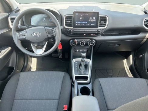 Used 2026 Hyundai Venue SE FWD image 17