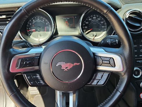 Used 2017 Ford Mustang Coupe RWD image 15