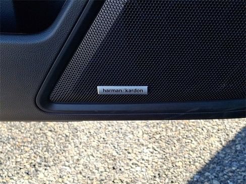 New 2025 Subaru Outback Limited image 18