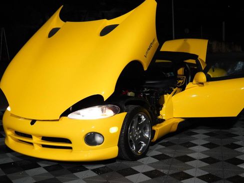 Used 1994 Dodge Viper RT/10 image 81