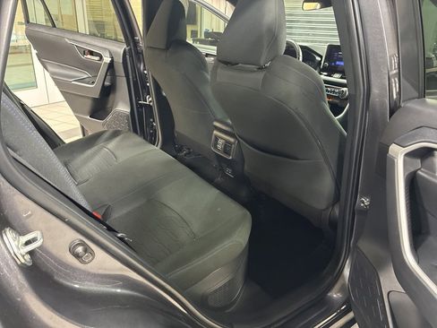 Used 2024 Toyota RAV4 SE image 16