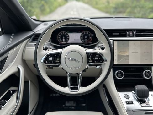 New 2026 Jaguar F-PACE R-Dynamic S image 24