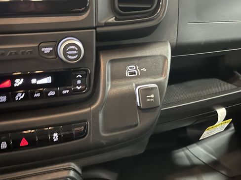 Used 2026 RAM ProMaster 2500 w/ Convenience Group FWD image 25