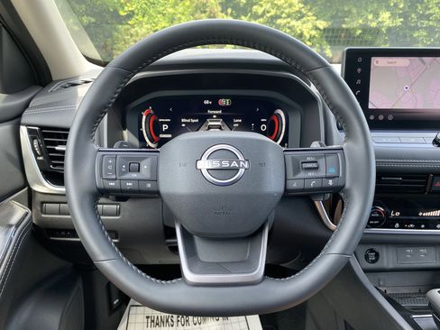 Used 2026 Nissan Rogue SL FWD image 18