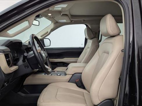 Used 2024 Ford Expedition Limited AWD/4WD image 14