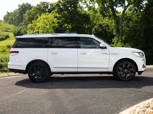 Used 2024 Lincoln Navigator L Reserve AWD/4WD image 8