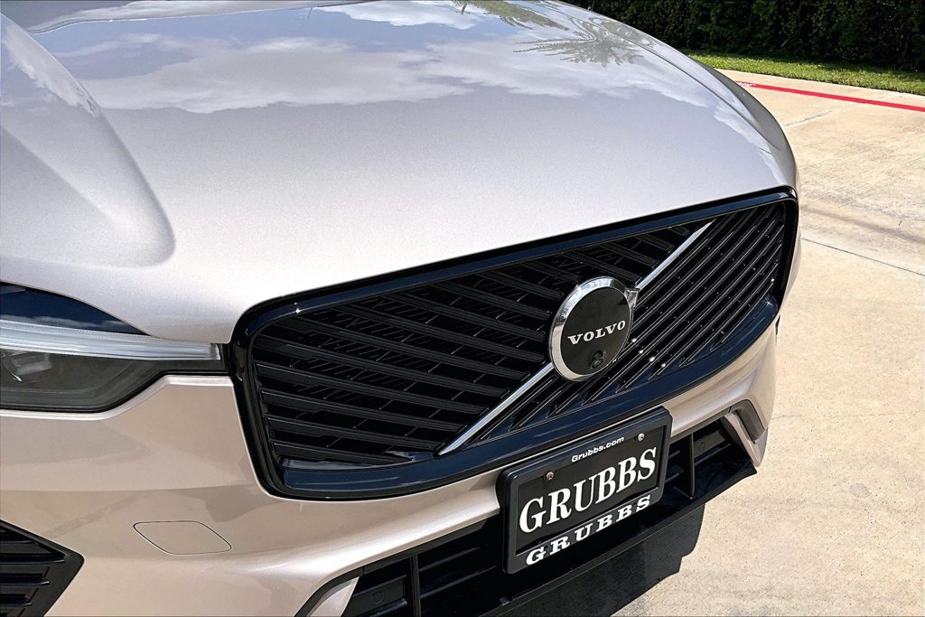 Certified 2026 Volvo XC60 B5 Plus AWD/4WD image 38