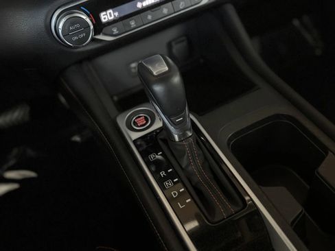 Used 2023 Nissan Sentra SR w/ SR Premium Package FWD image 33