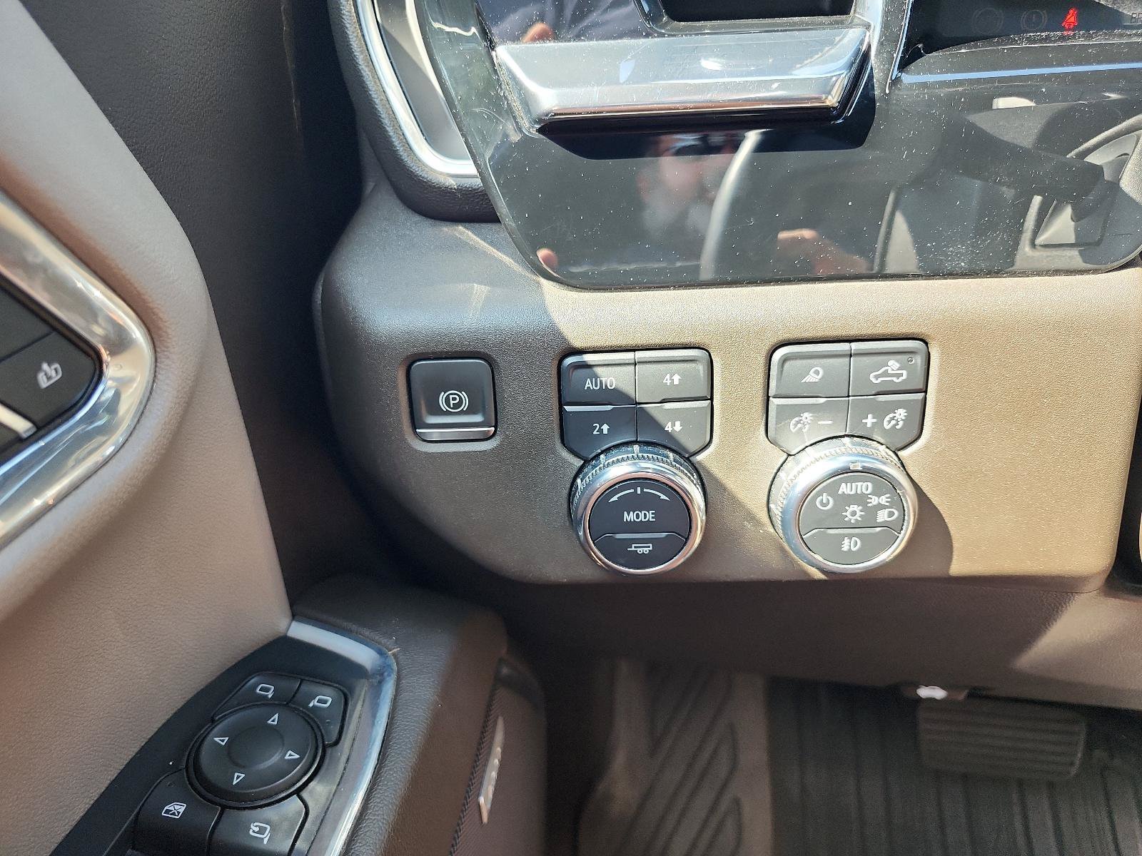 Used 2023 GMC Sierra 1500 SLT w/ SLT Premium Package AWD/4WD image 24