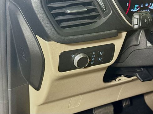 Used 2020 Ford Escape SE FWD image 10