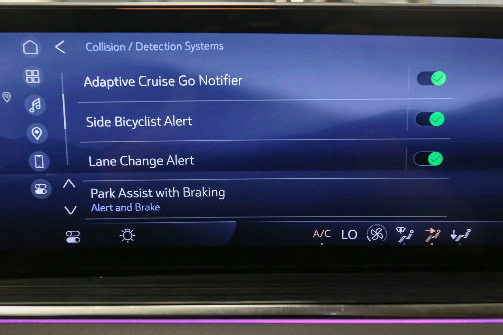 Used 2024 Buick Envision Preferred AWD/4WD image 29